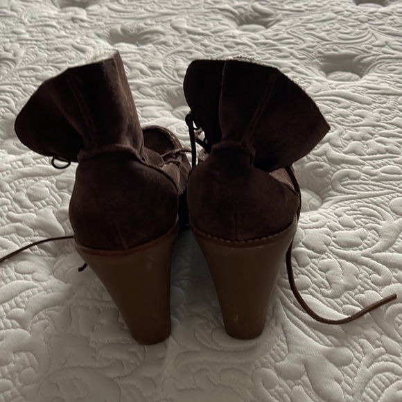 Michael Kors wedge boots with fur on inside - Picture 2 of 6